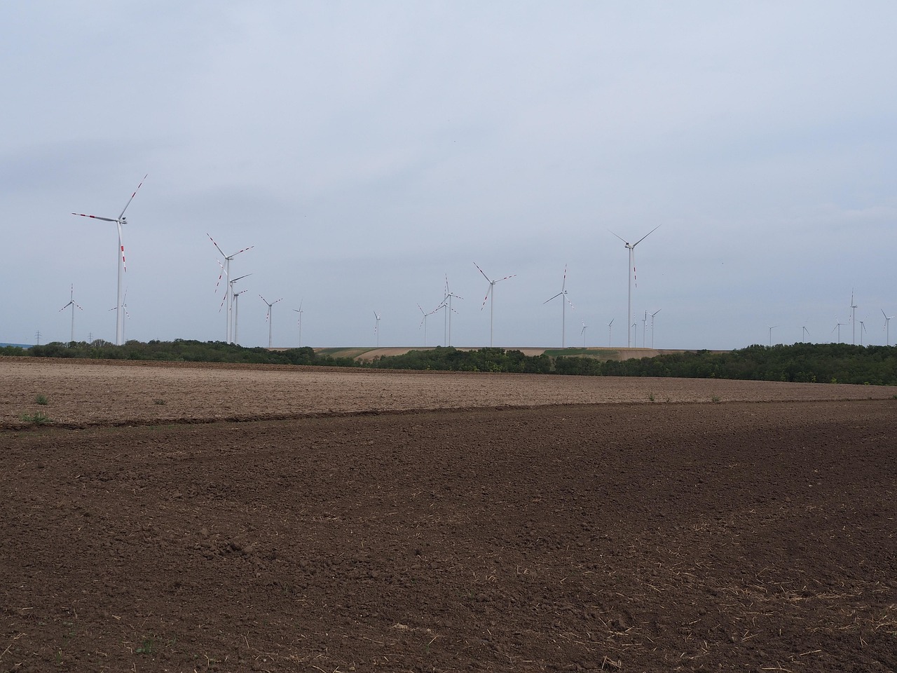 最新風力發(fā)電技術引領綠色能源革命風潮